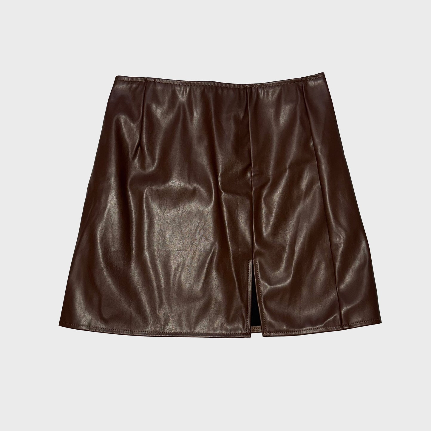 Falda corta de cuero marron