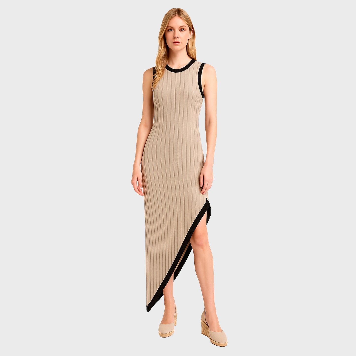 Vestido beige con pico de lado