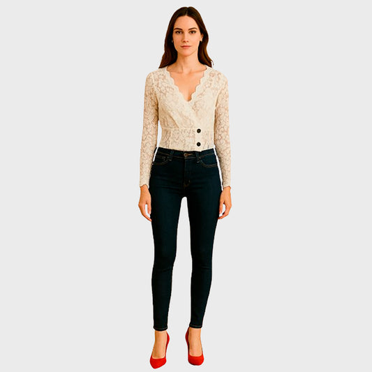 Blusa de encaje blanca cruzada