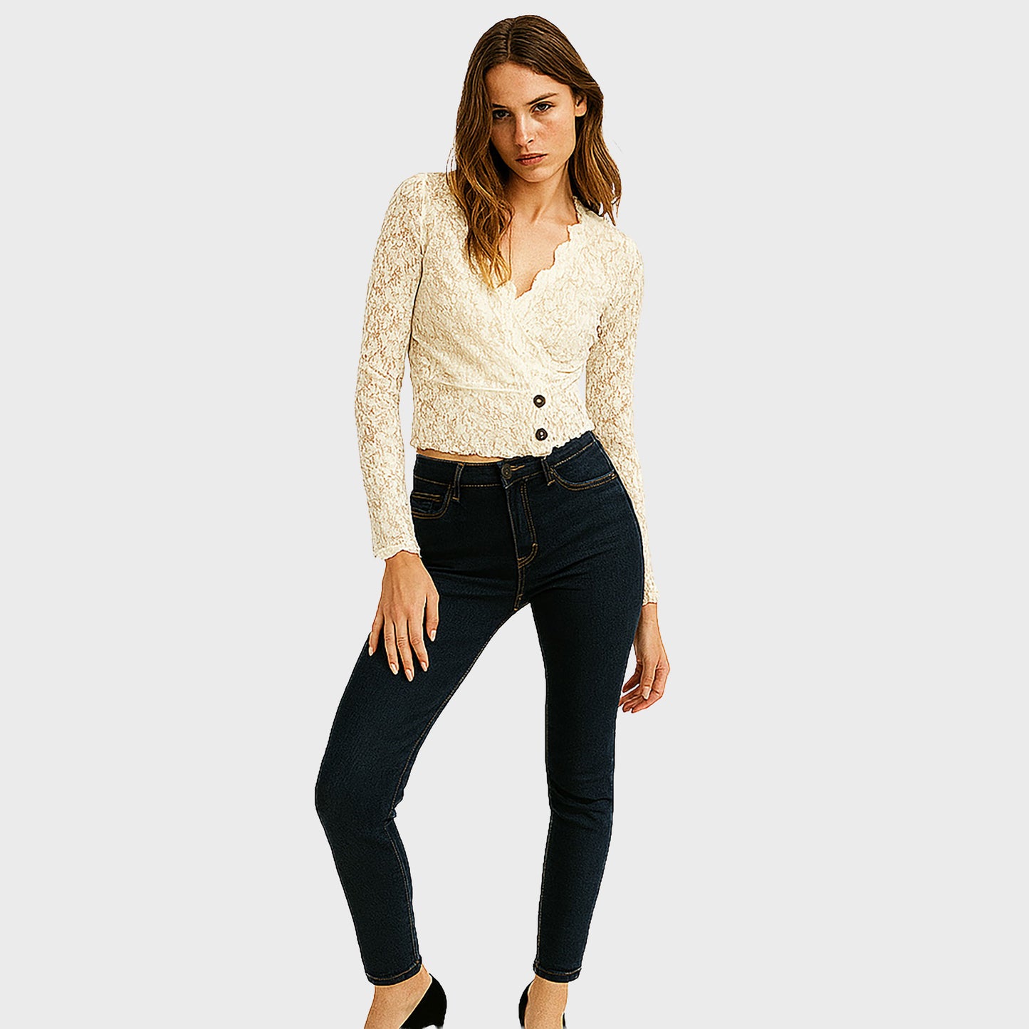 Blusa de encaje blanca cruzada