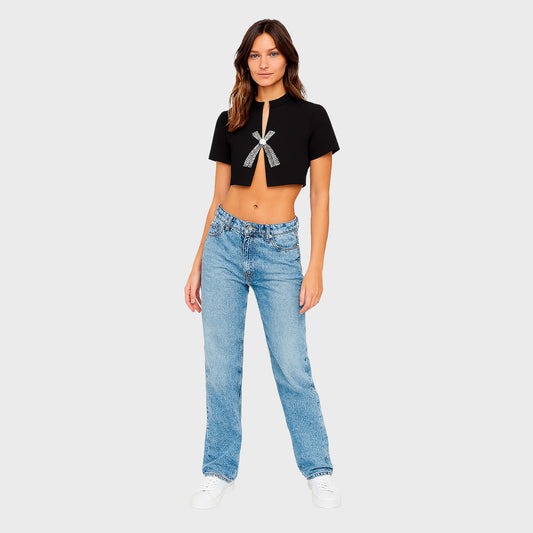 Blusa negra corta con lazo de diamantes