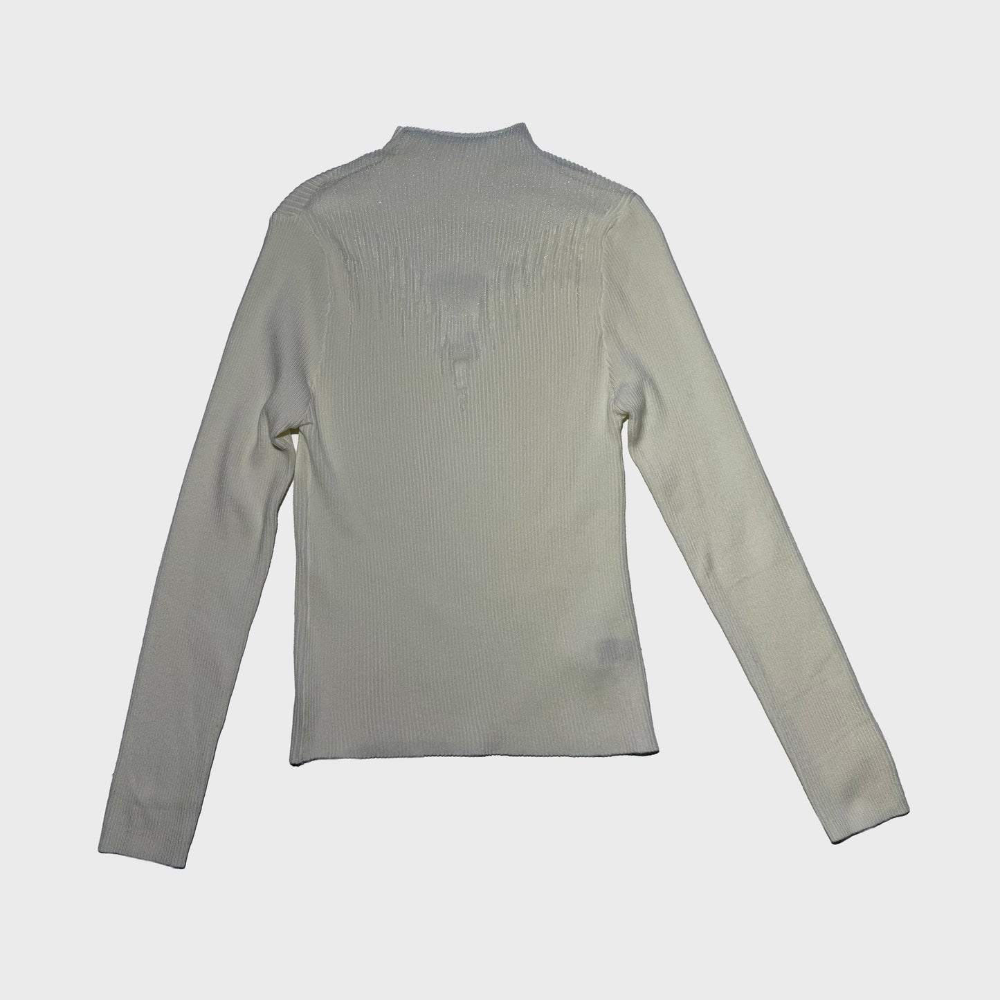 Blusa blanca con transparencia en V